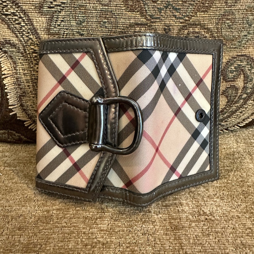 Burberry Checkered Wallet with Black Trim - Picture 5 of 5